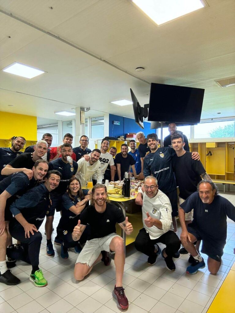 Parma promozione in Serie A Radiologia Pasta festeggia